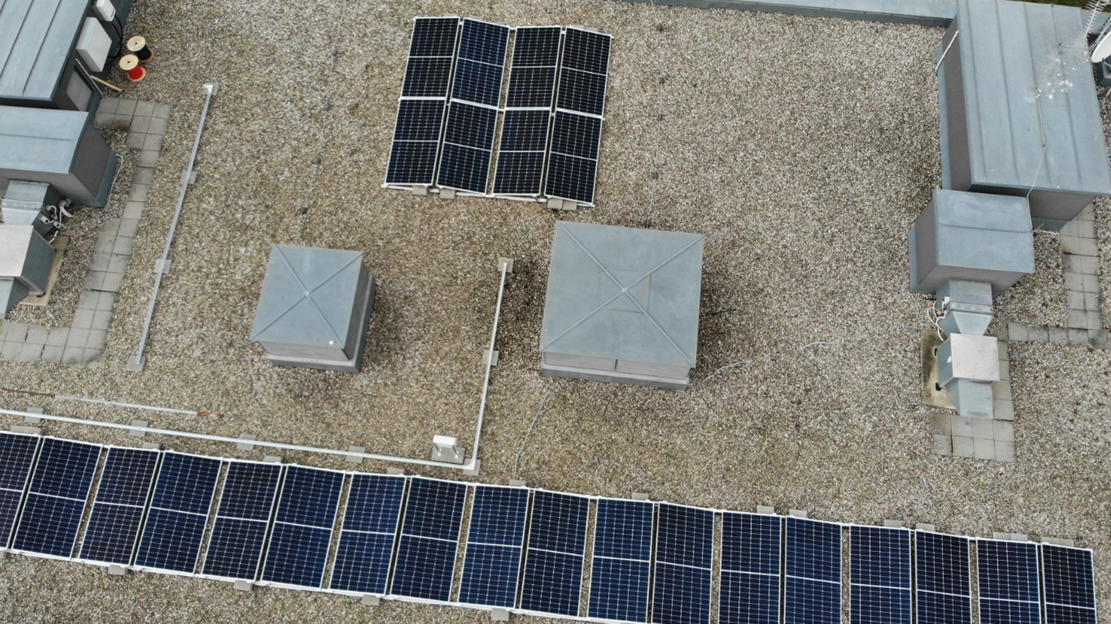 Společná střecha, která vydělává Fotovoltaika pro SVJ - Green force